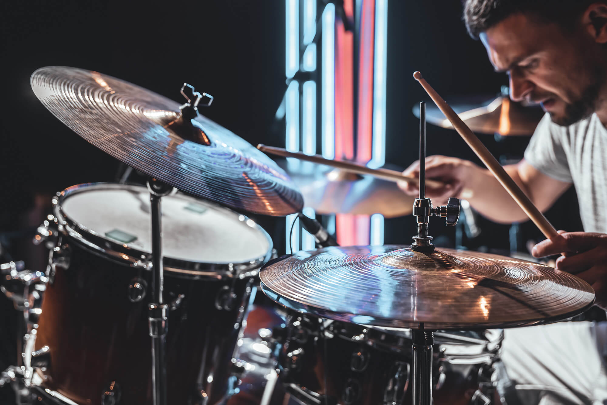 close-up-drum-cymbals-as-drummer-plays-with-beautiful-lighting-blurred-background